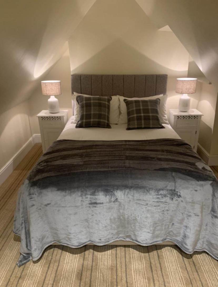 Greyhound Inn Wilton Wilton  ภายนอก รูปภาพ