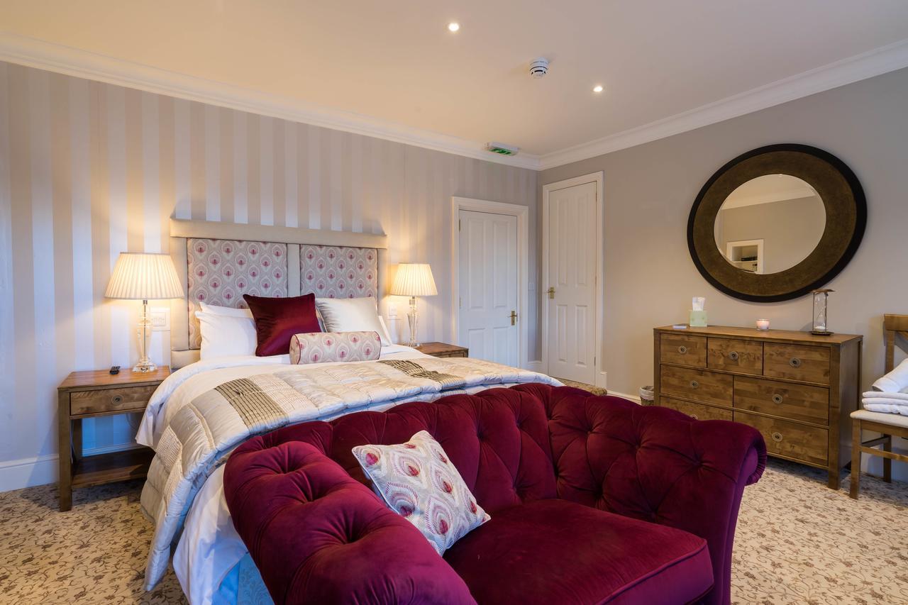 Greyhound Inn Wilton Wilton  ภายนอก รูปภาพ
