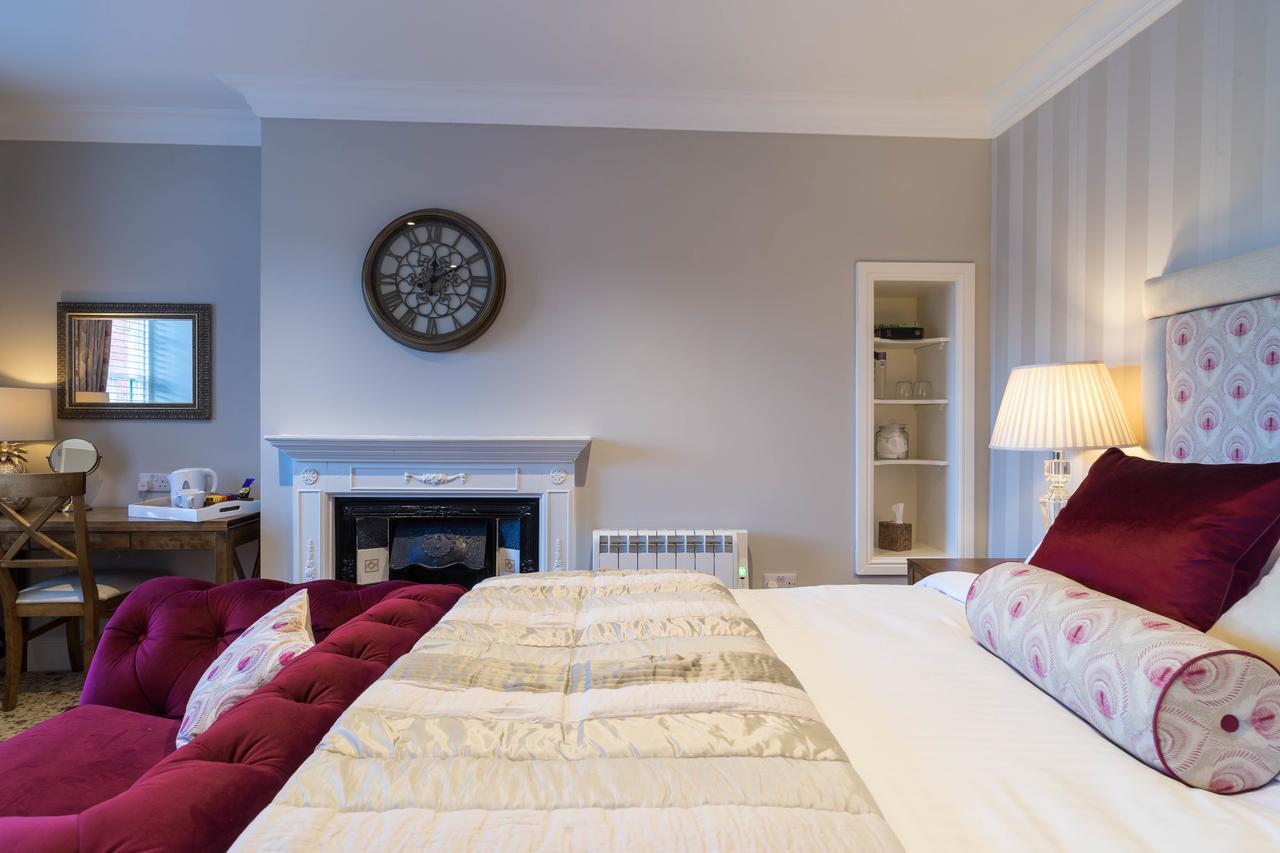Greyhound Inn Wilton Wilton  ภายนอก รูปภาพ