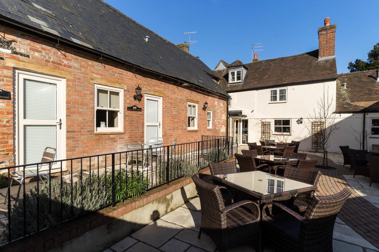Greyhound Inn Wilton Wilton  ภายนอก รูปภาพ