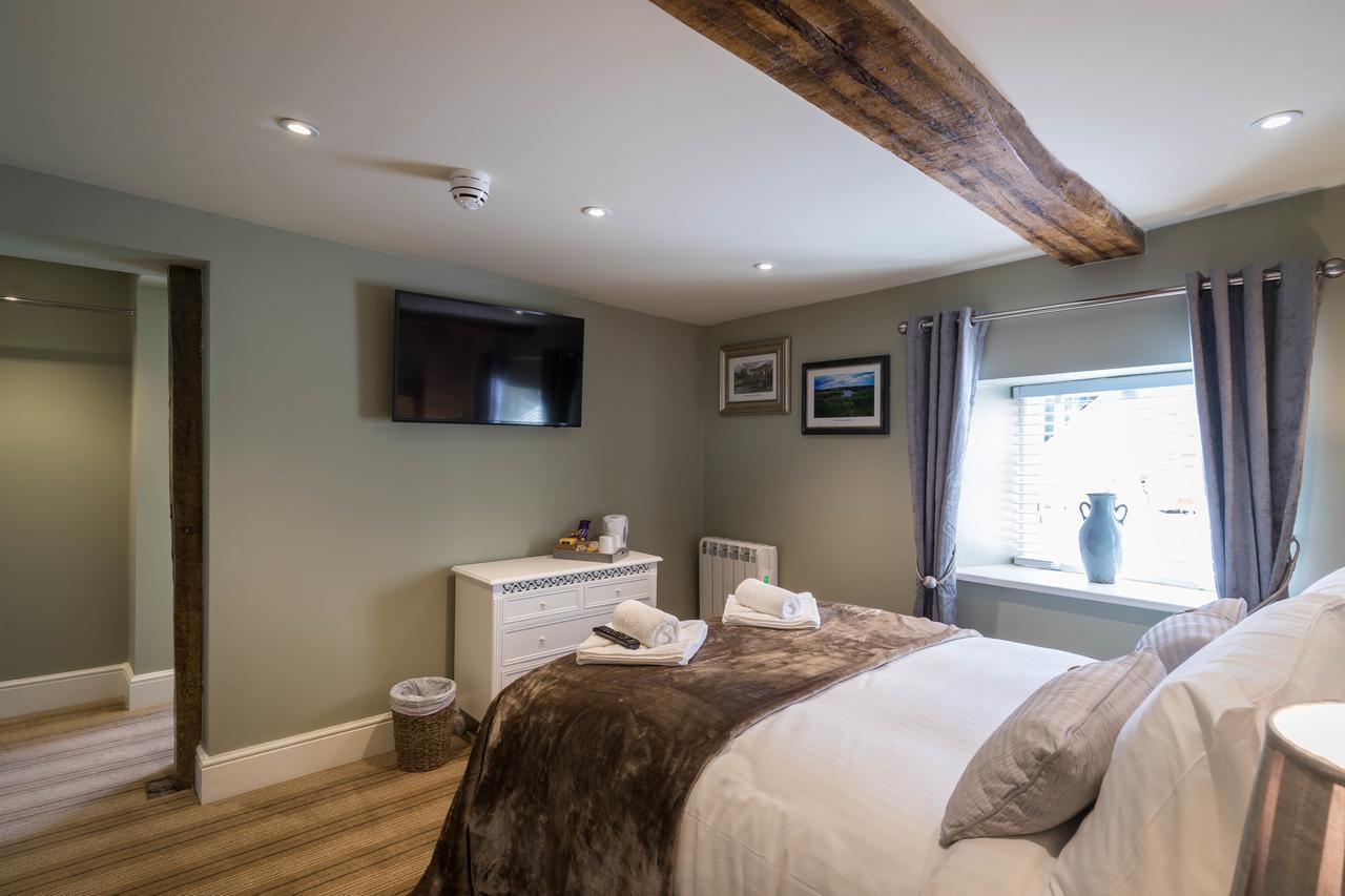 Greyhound Inn Wilton Wilton  ภายนอก รูปภาพ