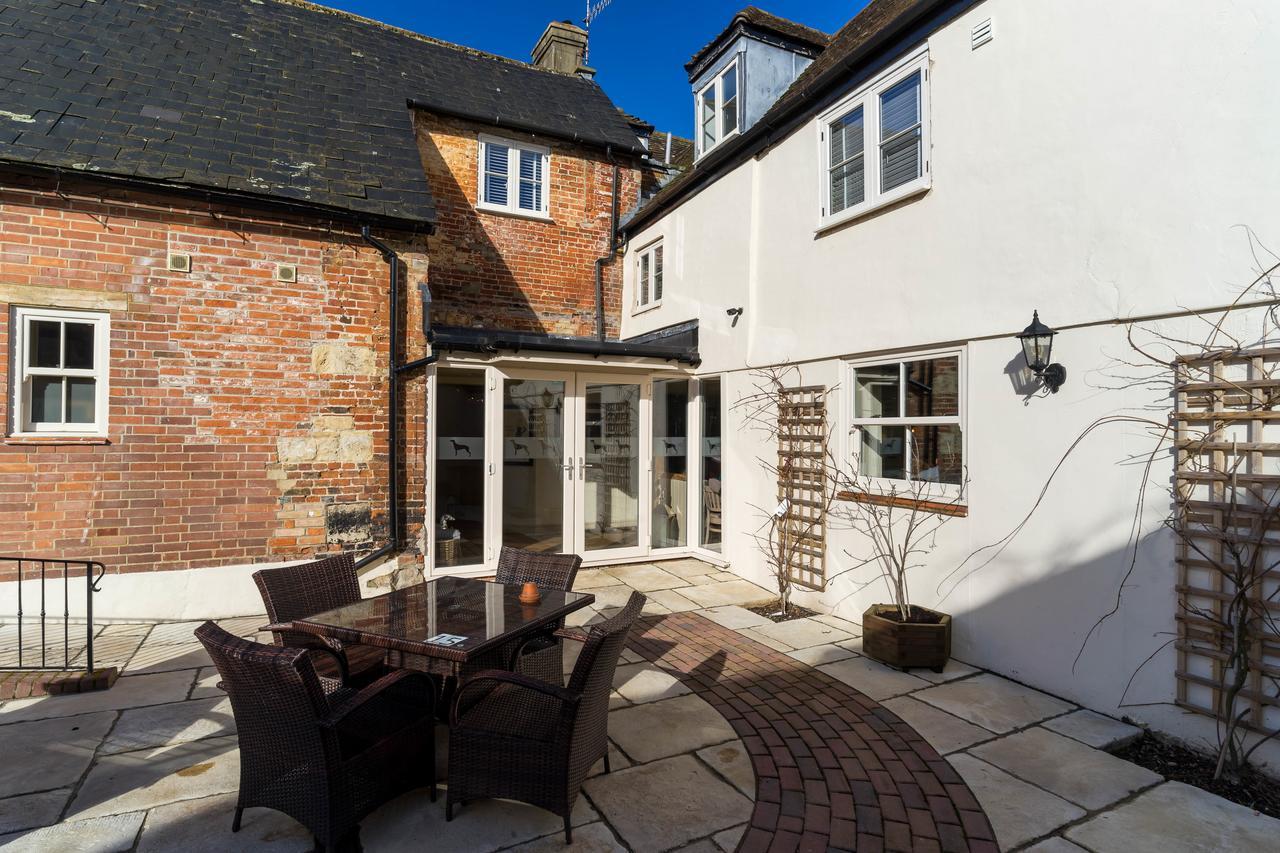 Greyhound Inn Wilton Wilton  ภายนอก รูปภาพ