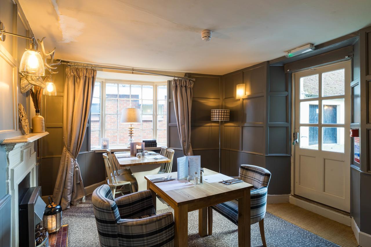 Greyhound Inn Wilton Wilton  ภายนอก รูปภาพ