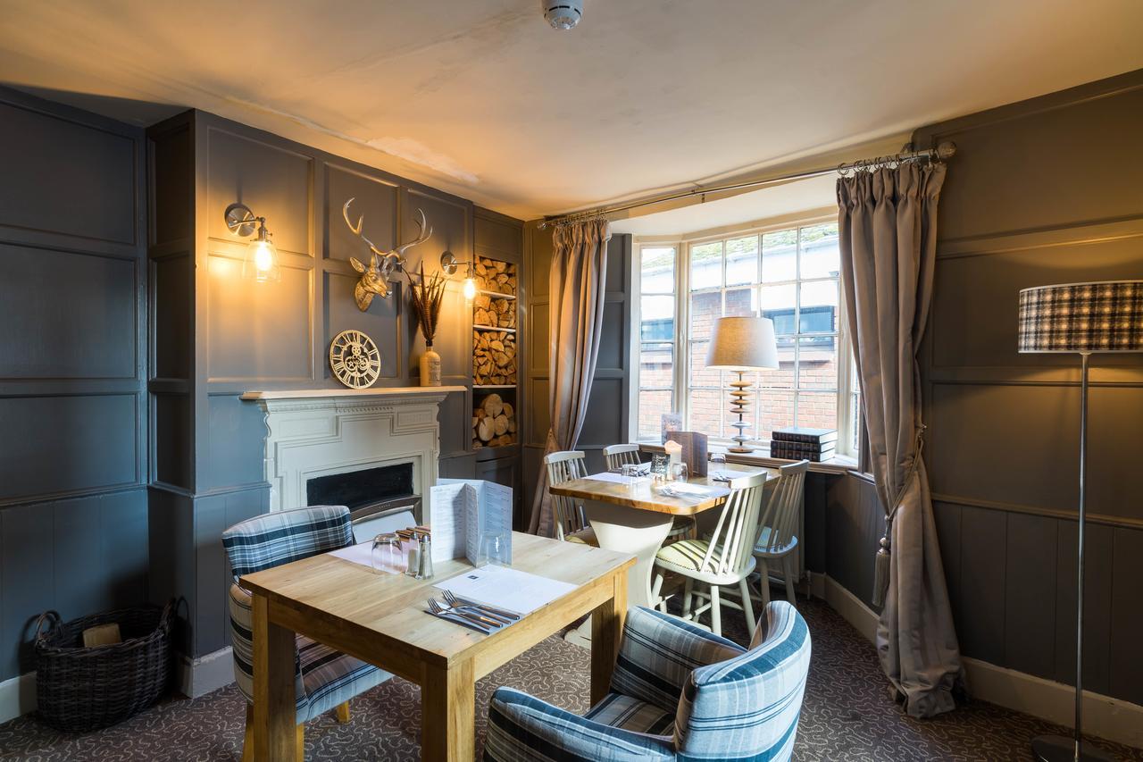 Greyhound Inn Wilton Wilton  ภายนอก รูปภาพ
