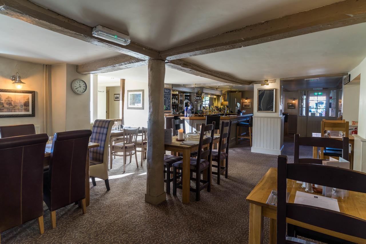 Greyhound Inn Wilton Wilton  ภายนอก รูปภาพ