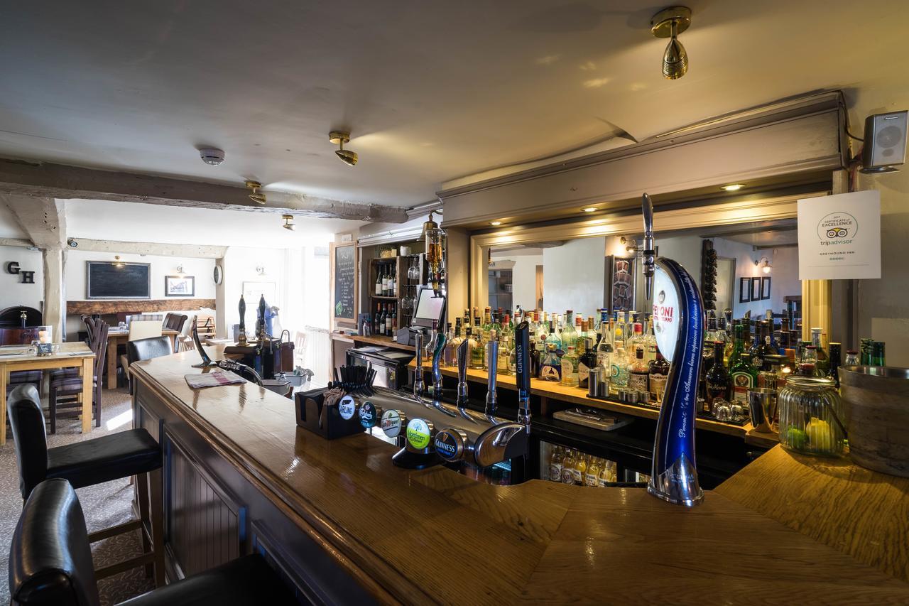 Greyhound Inn Wilton Wilton  ภายนอก รูปภาพ